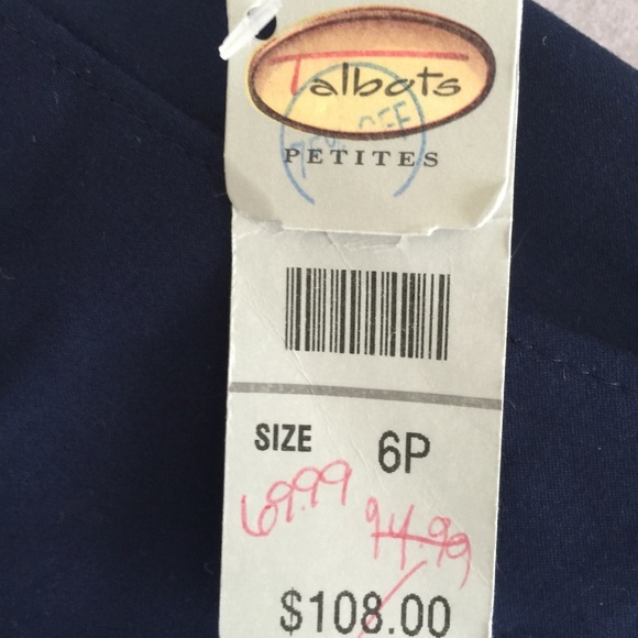 Talbots Women’s Classic Navy Petite Button Skirt size 6 NWT - Picture 2 of 3
